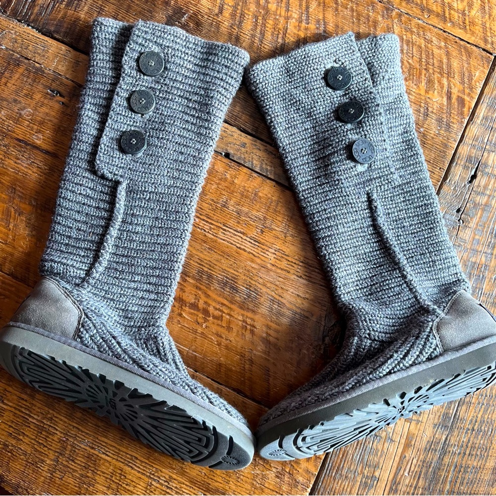 UGG Classic Cardy Boots Sz 9! 🤩